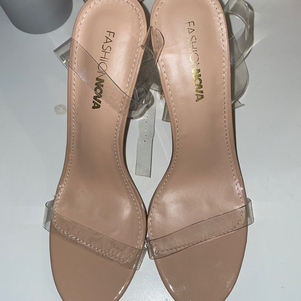 Womens heels size 9M